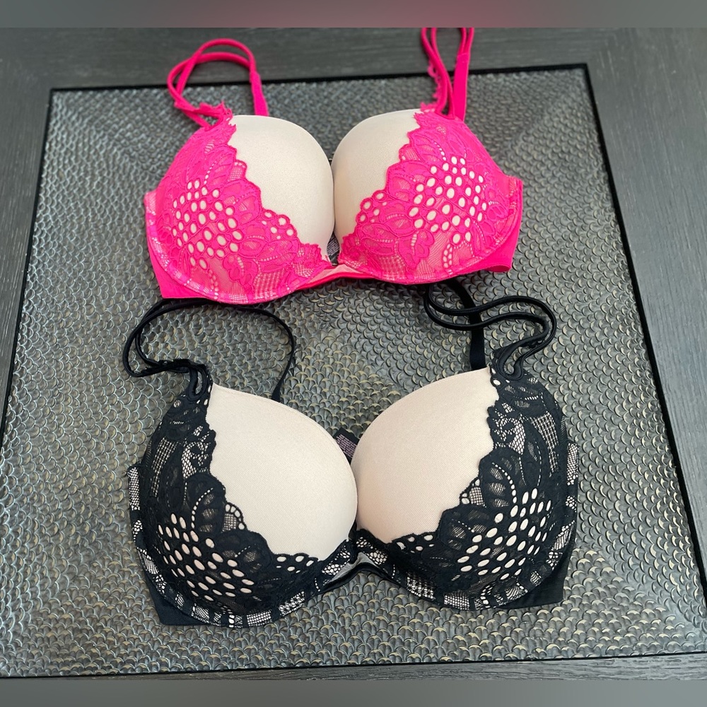 2 bras from Victoria’s Secret